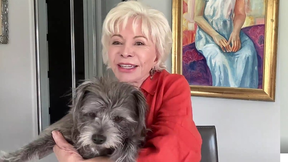 la escritora isabel allende se vuelca a la literatura infantil: publico un libro inspirado en su perrita perla