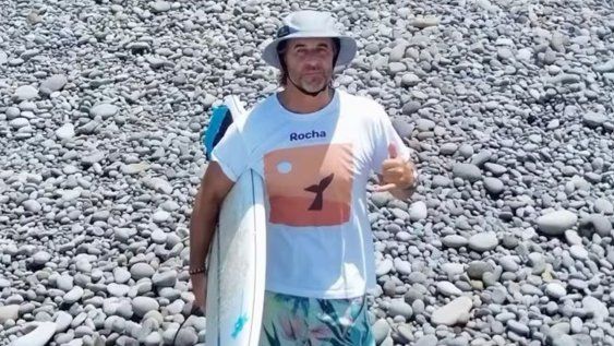 uis Lacalle Pou sorprendió surfeando olas en El Salvador&nbsp;