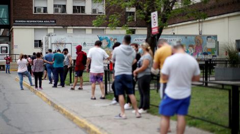 Los Andes | Los autores compararon los datos de cinco países de altos ingresos y los cinco países en desarrollo con más alto número de muertes confirmadas