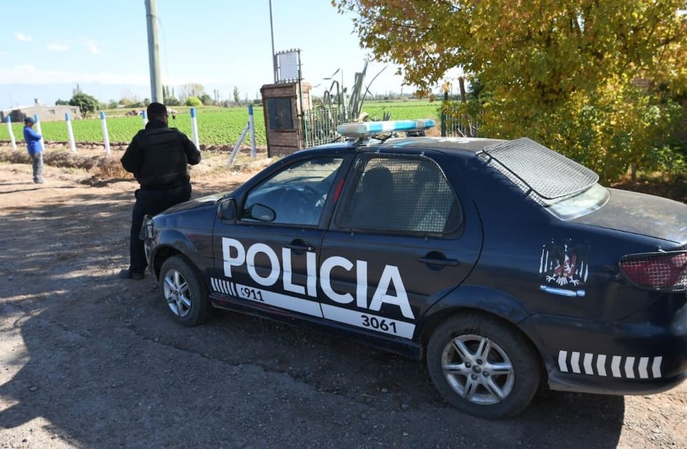 Los encapuchados llegaron a la finca donde el productor boliviano ultimado residía con su familia. | Foto: Ignacio Blanco / Los Andes