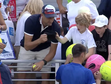 Un espectador le robó el regalo de un tenista a un niño en el US Open