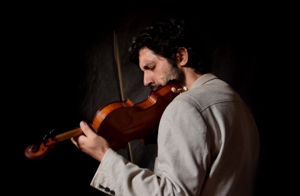 Bruno Cavallaro llega a la Nave UNCuyo para presentar Violín Argentino.