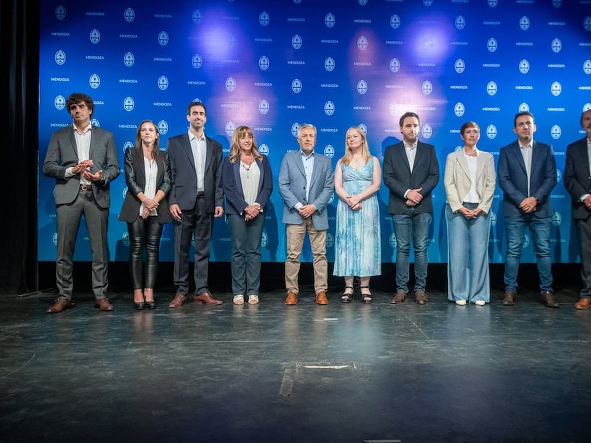 Alfredo Cornejo y su gabinete de ministros, en 2023. Foto: Archivo / Los Andes