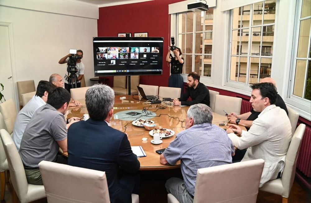 Representantes de la COVIAR junto a intendentes y el vicegobernador Mario Abed tuvieron una reunión por la ley de tolerancia cero al volante.
