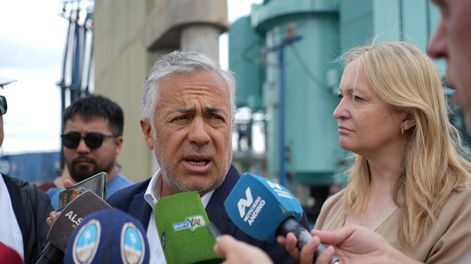 El gobernador Alfredo Cornejo y la vicegobernadora Hebe Casado en conferencia de prensa en San Rafael