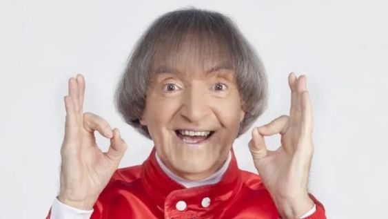 Carlitos Balá y su clásico gestito de idea.