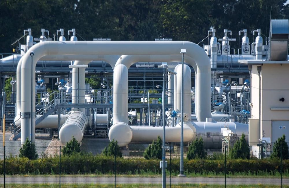 ID:5013353 El oleoducto Nord Stream 1 del mar Báltico y la estación de transferencia del gasoducto OPAL, el enlace del oleoducto del mar Báltico, en Lubmin, Alemania (Stefan Sauer/dpa vía AP)