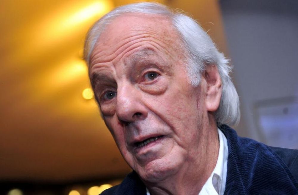 Internaron a Cesar Luis Menotti y crece la preocupación