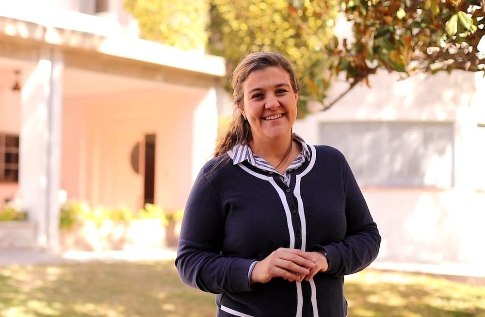 “De la tradición familiar aprendí todo, desde dar fichas en épocas de cosecha a cómo distinguir las variedades… de como se hace el vino de manera tradicional, por ver como lo hacían mis abuelos, cuenta María Morchio Giol.