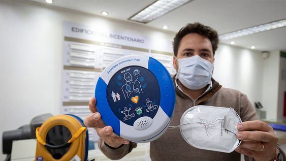 La Legislatura es un espacio cardioasistido ya que además de su desfibrilador ha capacitado a su personal. Ignacio Blanco / Los Andes