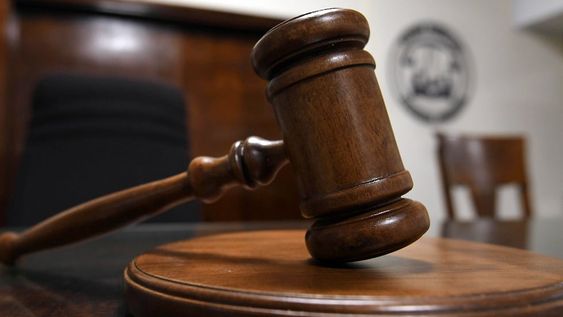 Esas embestidas políticas contra miembros de la Justicia no logran otra cosa que poner al Estado al borde de un conflicto de poderes, con el riesgo de que se afecte al sistema republicano. / Foto: Orlando Pelichotti