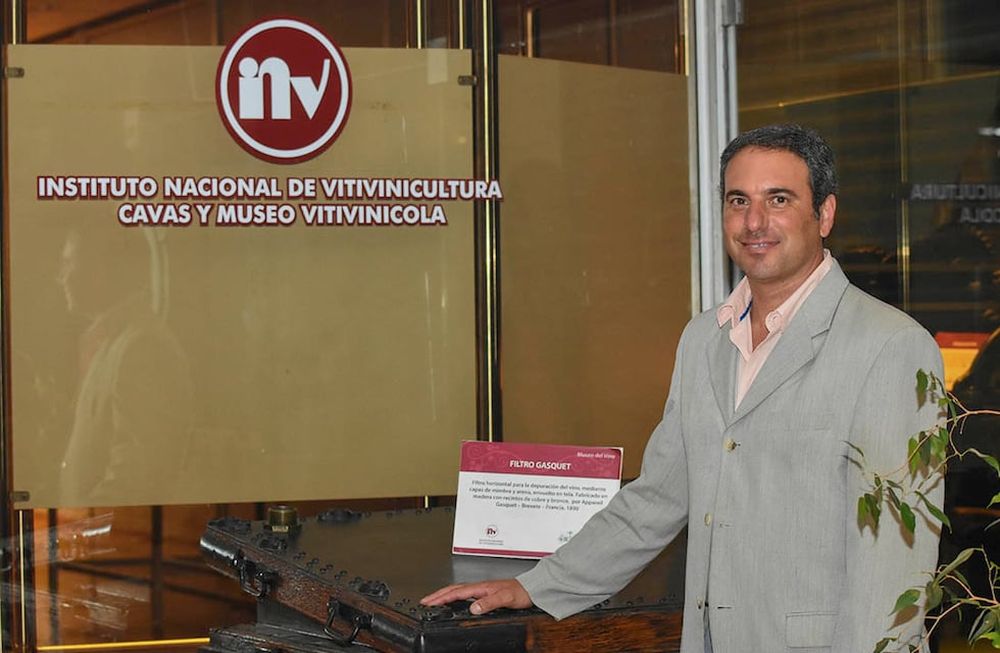 El presidente del INV habló sobre los problemas del pronóstico de cosecha, el trabajo realizado por el Banco de Vinos y las posibilidades de Argentina en el mercado interno y externo. / Foto: Mariana Villa/Los Andes