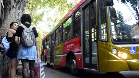 Sábado 11 de julio: el transporte público dejará de circular por el partido de Argentina-Suiza en el Gran Mendoza