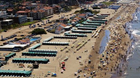 Una mujer sufrió graves quemaduras en los pies por la alta temperatura de la arena en la Costa Atlántica.