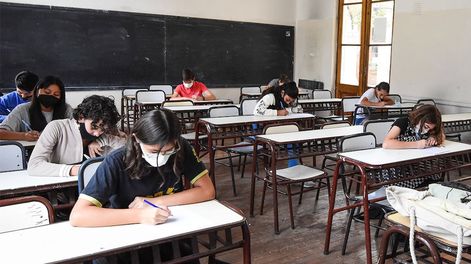 Beca Adolfo Calle, 68° edición: niños de varias escuelas participaron del concurso de escritura para ganar una beca que los acompañará durante toda la secundaria. Foto: Mariana Villa / Los Andes