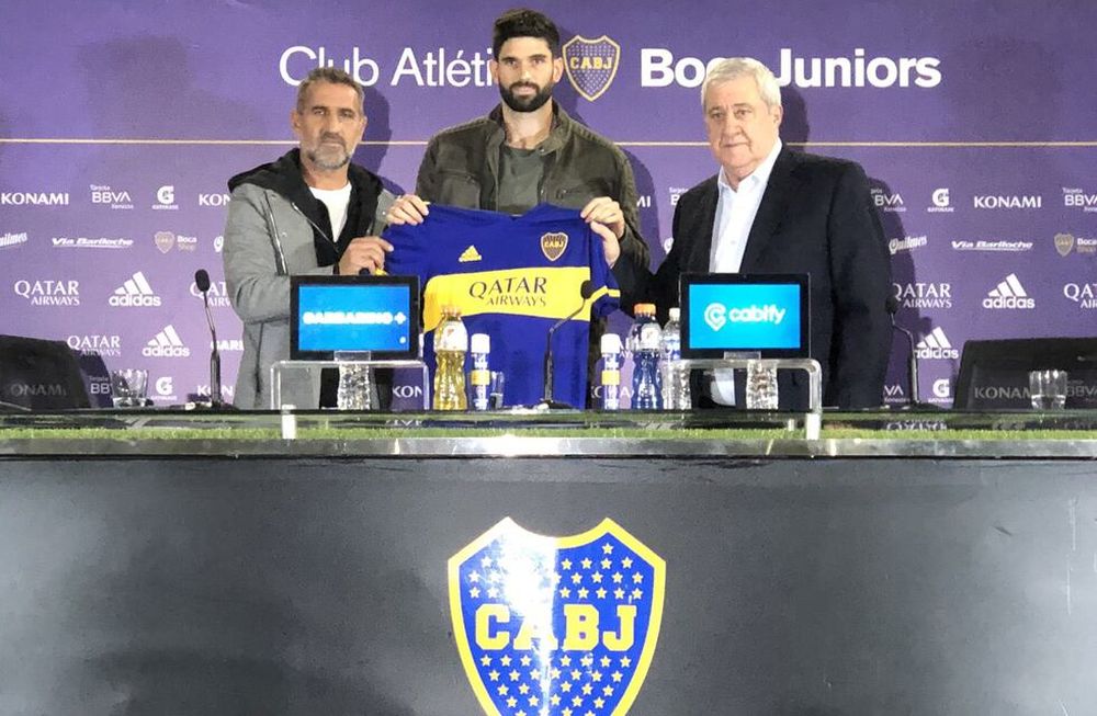 El cordobés Nicolás Orsini y su presentación oficial como jugador de Boca. (Twitter Leandro Tato Aguilera).