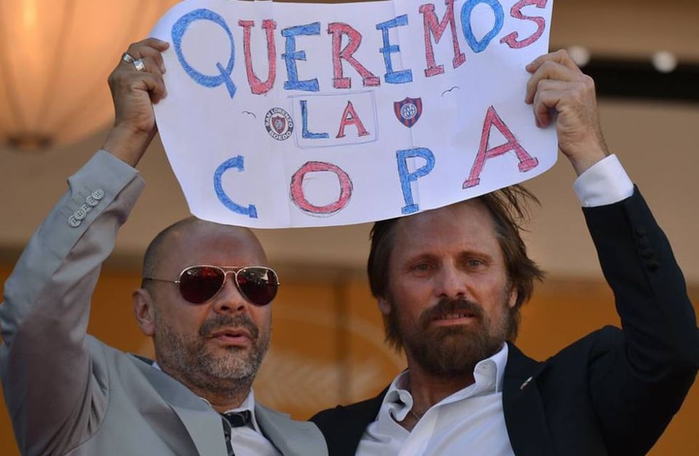 El cuervo Viggo Mortensen también es merengue y prefiere a Messi sobre Cristiano
