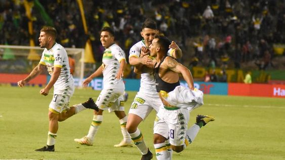 Aldosivi ganó sobre la hora y dejó a San Martín de San Juan en las puertas del descenso