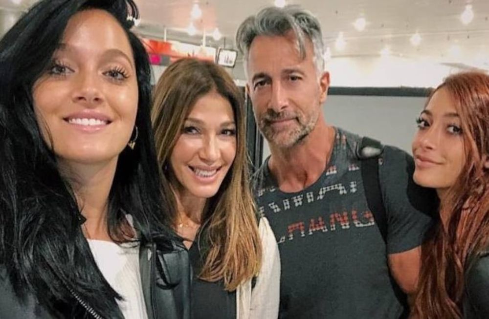 Oriana Sabatini llegó de sorpresa a la casa de Cathy Fulop y Ova Sabatini después de 10 meses sin verse