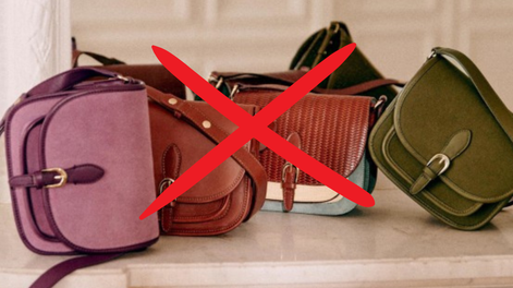 Ya fueron los bolsos pequeños: el accesorio práctico que dominará el invierno 2026
