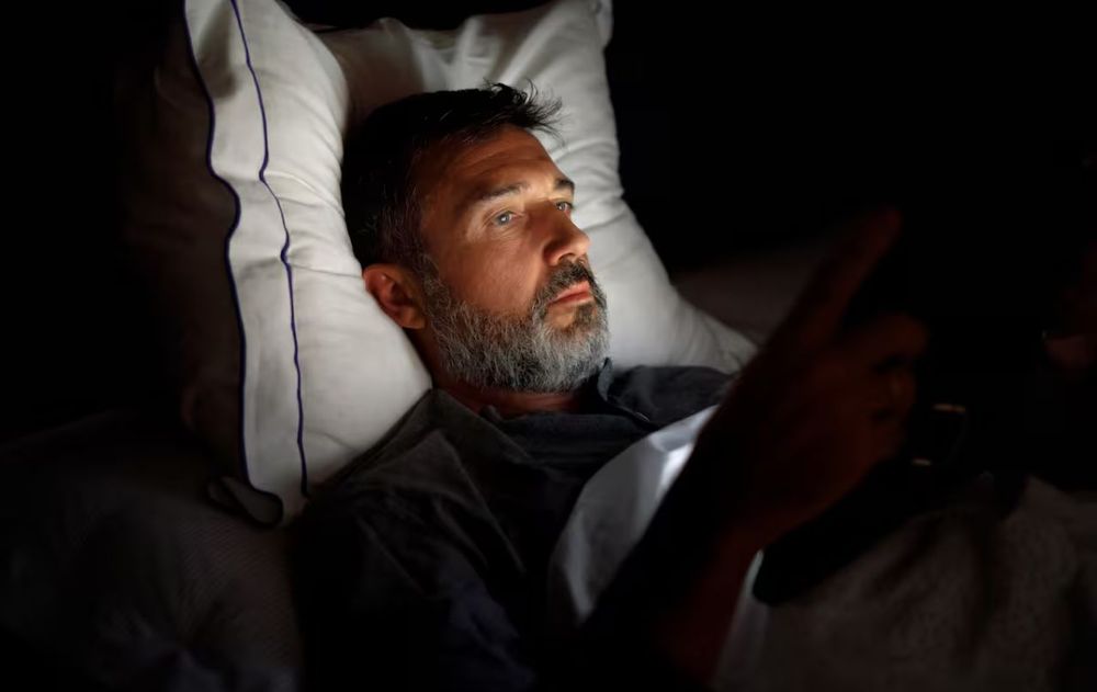 Para la psicología, equilibrar la luz en los espacios del hogar contribuye al bienestar y a mantener una relación más positiva con el entorno.