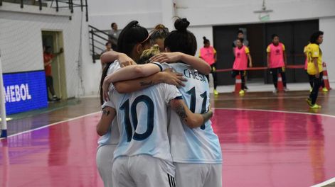 Copa América de futsal femenina: Argentina goleó con aporte mendocino