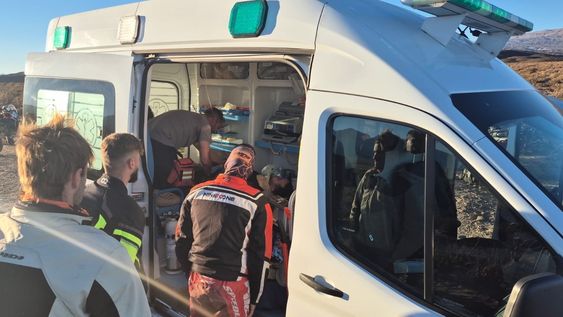 un motociclista fue rescatado en helicoptero tras un fuerte accidente en el limite entre mendoza y san juan