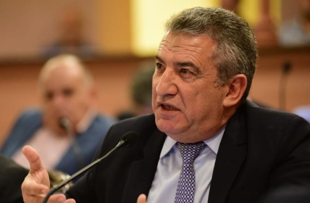 Sergio Uribarri renunció a su cargo como embajador de Argentina en Israel, luego de que la Justicia de Entre Ríos lo condenara a 8 años de prisión por corrupción.