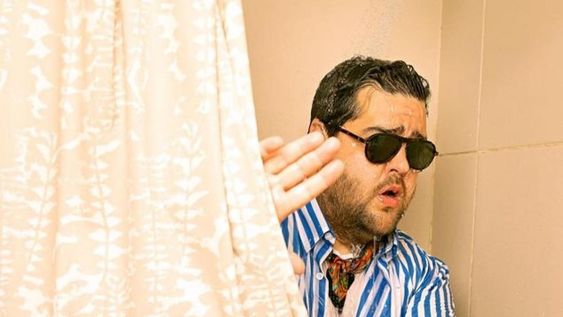 Darío Barassi y un desopilante video en el que se vistió y bailó como una odalisca sensual