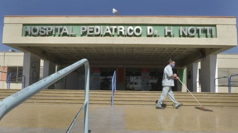 Los Andes | En un accidente doméstico, cinco personas fallecieron el viernes pasado intoxicados por monóxido de carbono en Godoy Cruz. Solo sobrevivió Delfi, una niña de apenas días; quien está internada y estable en el Hospital Notti.