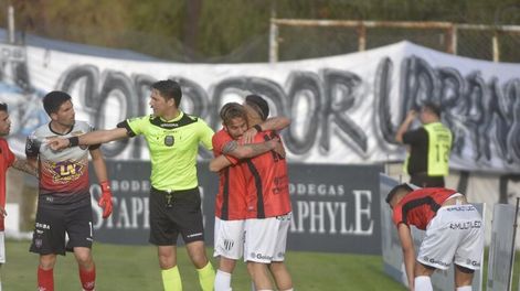 Gimnasia le ganó a Chacarita sobre la hora