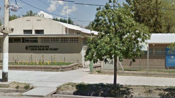 Las autoridades de la escuela Julia Silva de Cejas (4-035), de Vista Flores (Tunuyán), decidieron suspender las clases presenciales por recomendación epidemiológica hasta el 30 de abril.