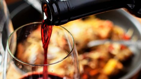 And just like that trae a nuevas protagonistas y personajes secundarios, como también el regreso de viejos conocidos.