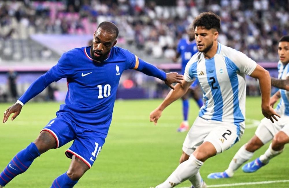 El capitán del equipo de fútbol de Francia, Alexandre Lacazette aseguró que los cánticos de Enzo Fernández fueron el motivo que los llevó a ganar.