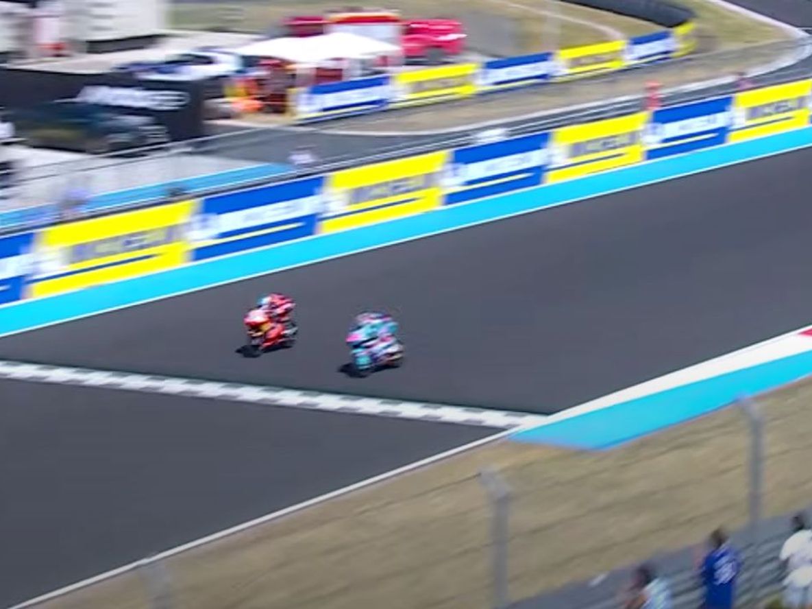 Emocionante definición en el Moto3: Valentín Perrone rozó la gloria en Hungría.