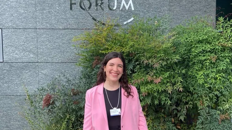 Delfina Arambuillet, especialista en IA, que fue la única argentina entre 40 jóvenes elegida para aportar sus conocimientos en el foro de Davos.