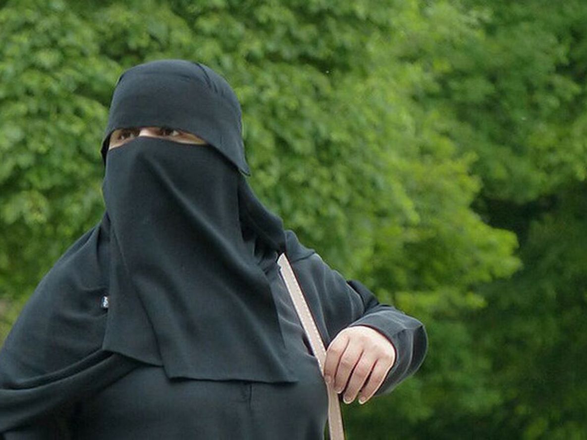 Las costumbres del pueblo donde uno vive - Por Ali Badrán