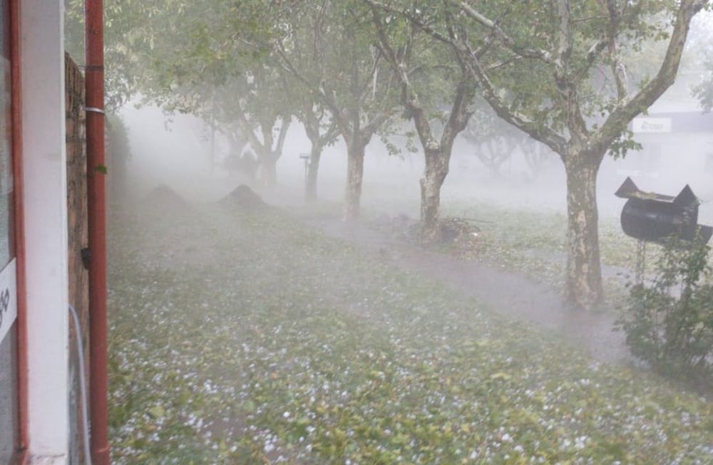 Una fuerte torementa con granizo afectó a diferentes localidades de San Rafael.