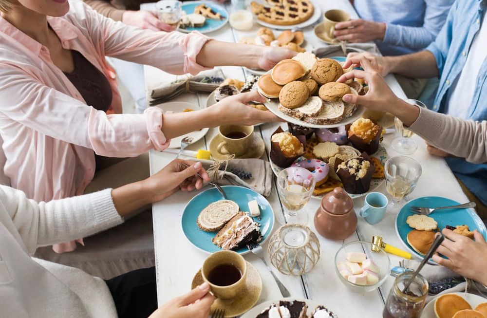 Disfrutar de una buena merienda en familia, con platos caseros y diferentes.