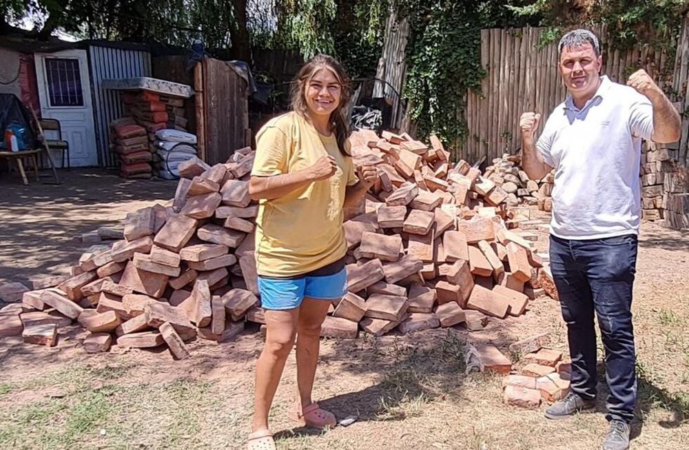 La casa de Yésica Marcos, más cerca de ser una realidad: se recaudaron más de 50.000 pesos en materiales para ayudarla. Foto: Gentileza Juan Ignacio López.