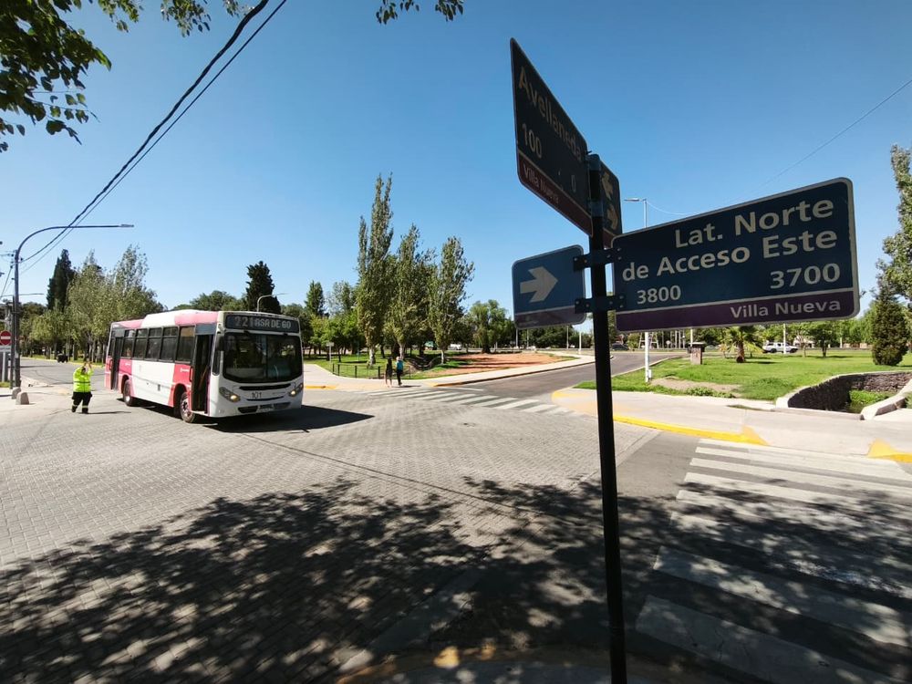 Cambio de sentido en las laterales del Acceso Este