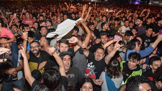 La Nación pedirá el pase sanitario para eventos masivos. En la Fiesta de la Cerveza se pidió una dosis de la vacuna contra el Covid-19. / Los Andes