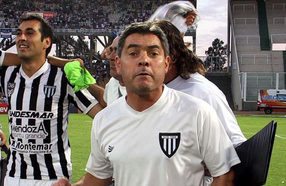 “Toti” Arias piensa en el nuevo plantel