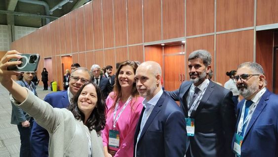 Horacio Rodríguez Larreta y Ulpiano Suárez en la C40 que se realiza en la Ciudad de Buenos Aires. Además participan los jefes comunales Sebastián Bragagnolo (Luján), Tadeo García Zalazar (Godoy Cruz) y Walther Marcolini (General Alvear).