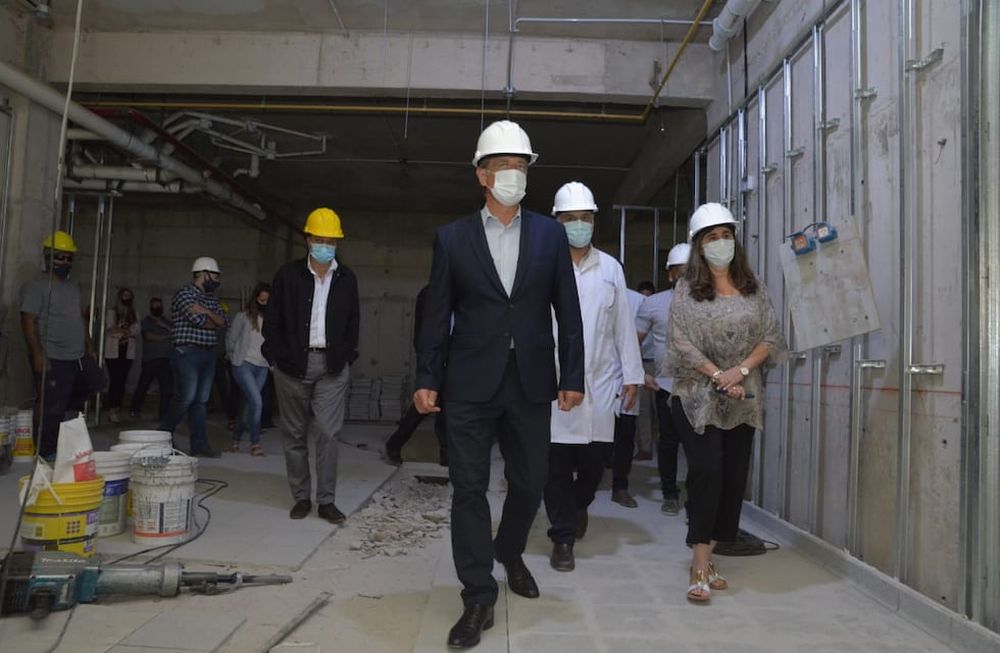 El Gobernador Rodolfo Suarez; la ministra de Salud, Desarrollo Social y Deportes, Ana María Nadal y el ministro de Planificación e Infraestructura Pública, Mario Isgro recorrieron los avances de obras.