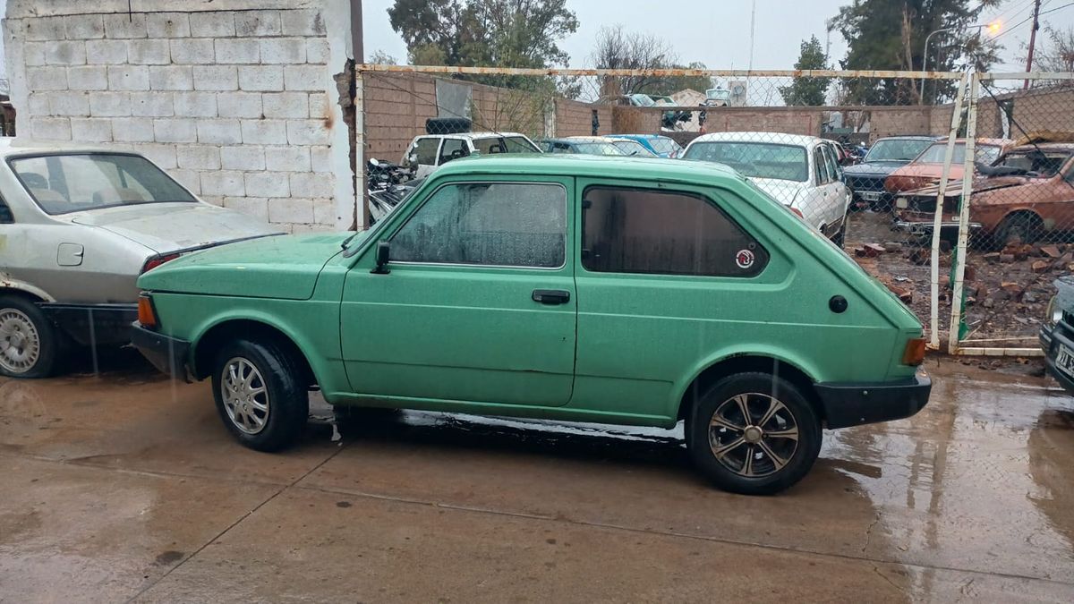 Intensa persecución a un Fiat 147 en Lavalle: terminó en un zanjón y la policía reveló el motivo