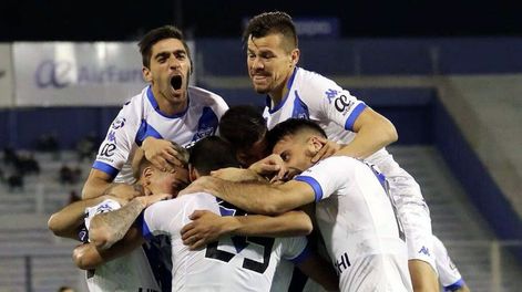 Al compás del Monito Vargas, Vélez derrotó a Newell’s