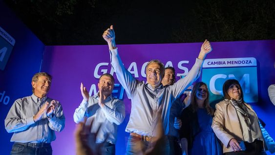 Alfredo Cornejo es el gobernador electo y Hebe Casado la vicegobernadora, le sacaron mas 10 puntos a Omar De Marchi. Foto: Ignacio Blanco / Los Andes