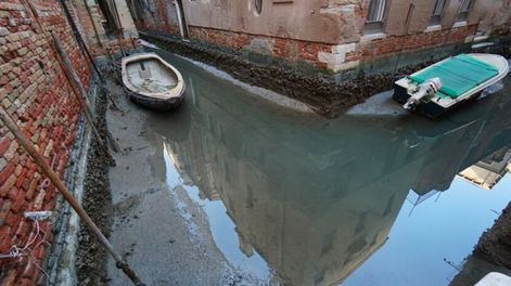 Venecia está sin agua y es un fenómeno que se conoce como “acqua bassa”. La ciudad ya vivía un momento crítico por la falta de turismo por la pandemia.