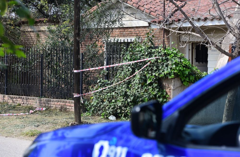 Argüello Norte. El macabro hallazgo ocurrió en la calle Claudio Wieland al 7.000, en barrio Argüello Norte, en Córdoba. (José Gabriel Hernández / La Voz)